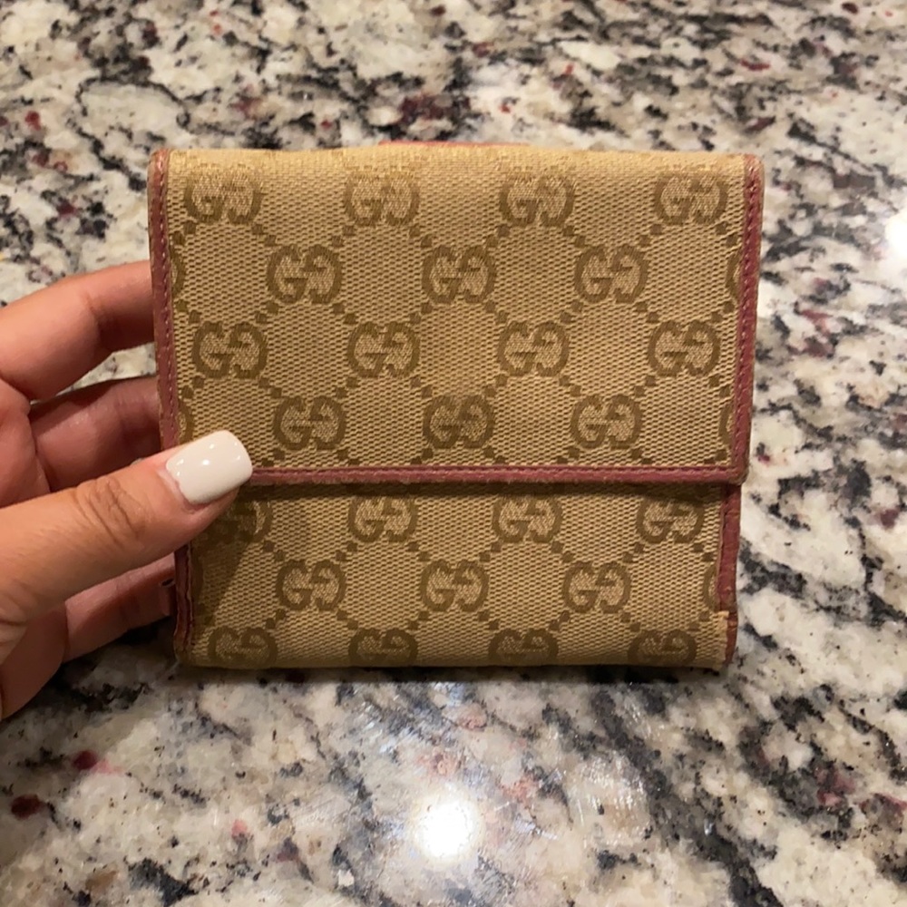 Gucci vintage supreme flap wallet